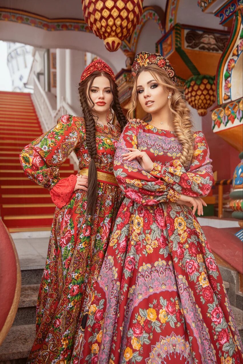 Фотосессия для подруг с платьями